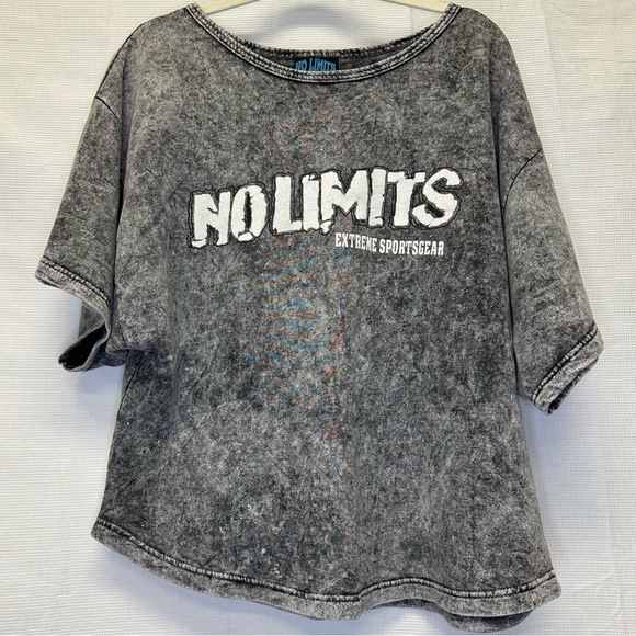 Vintage No Limits Extreme Sports Gear Distressed Black Sweatshirt Size M - Picture 3 of 8